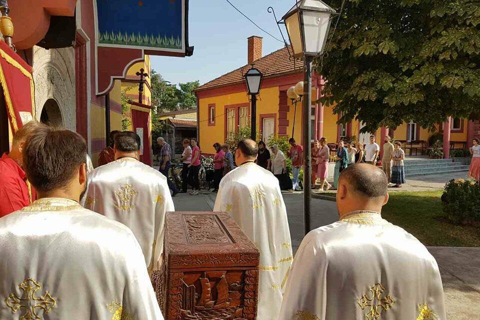 Поклоњење моштима Зосима Туманског