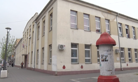 ЋУПРИЈСКИ СРЕДЊОШКОЛЦИ ОД ПОНЕДЕЉКА ПРЕЛАЗЕ НА КОМБИНОВАНИ СИСТЕМ НАСТАВЕ