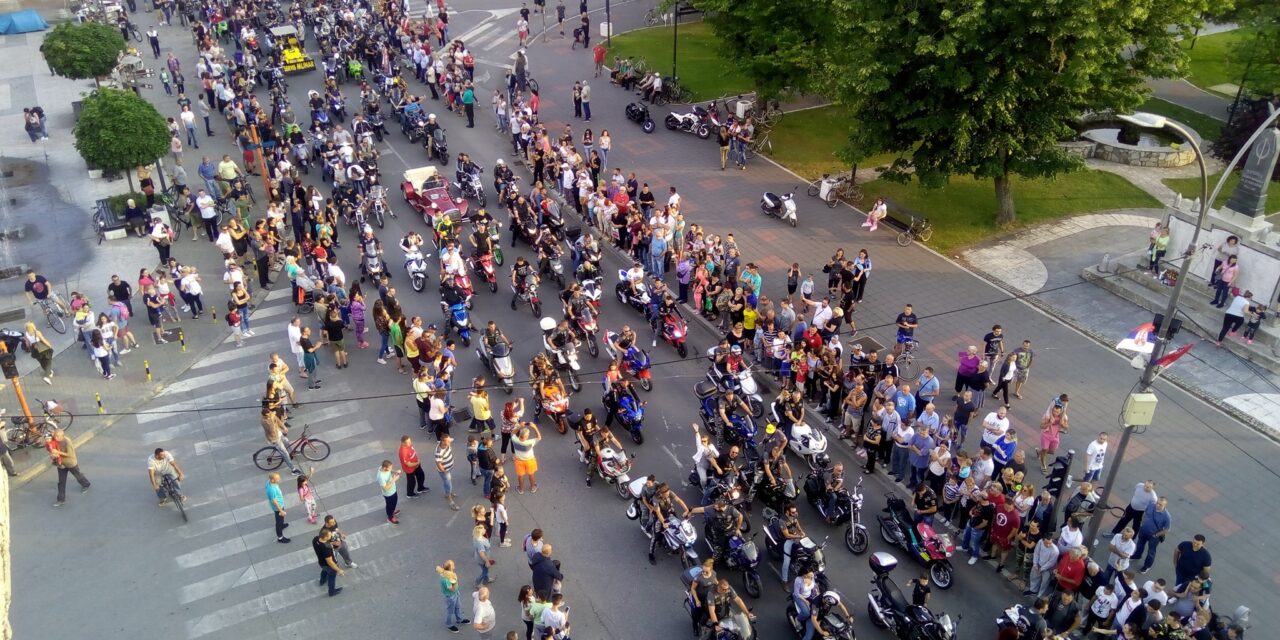 ПРЕКО ХИЉАДУ БАЈКЕРА НА МОТО СКУПУ СА ДУШОМ