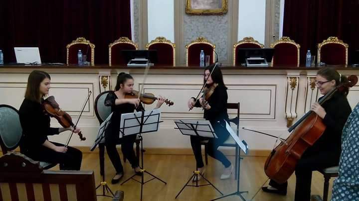 ТАЛЕНТИ СВИРАЛИ У АМЕРИЧКОМ КОНГРЕСУ