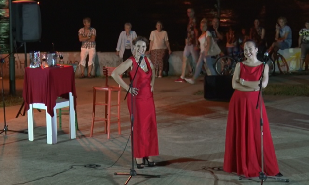 МОРАВОМ ЗАМИРИСАЛИ ЦИМЕТ И ВАНИЛА