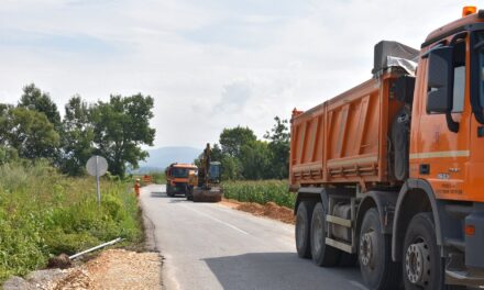 РЕКОНСТРУИШЕ СЕ ПУТ ЋУПРИЈА-СЕЊЕ-МАНАСТИР РАВАНИЦА