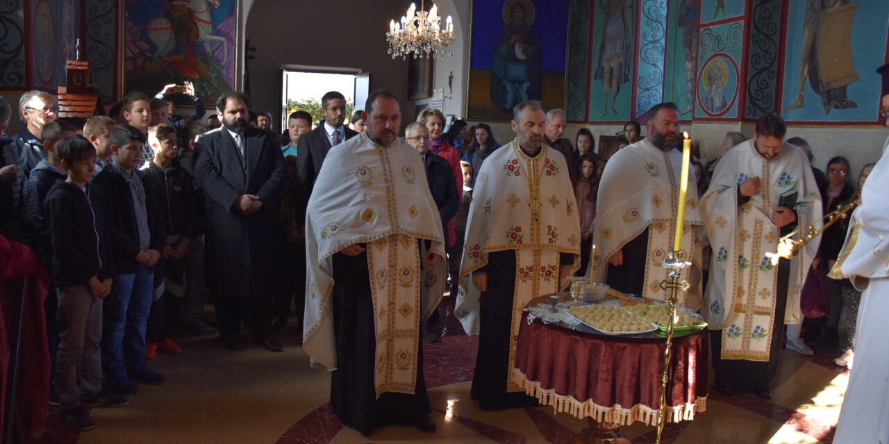 ОТКРИВЕНА СПОМЕН-КОСТУРНИЦА У КРУШАРУ