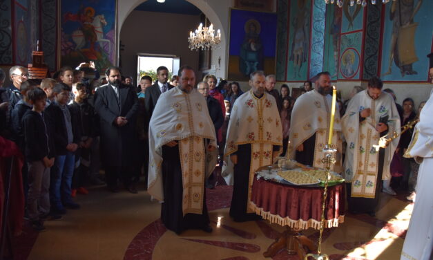 ОТКРИВЕНА СПОМЕН-КОСТУРНИЦА У КРУШАРУ