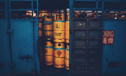 ДВОЈИЦА ПОВРЕЂЕНА У ЕКСПЛОЗИЈИ ПЛИНСКЕ БОЦЕ