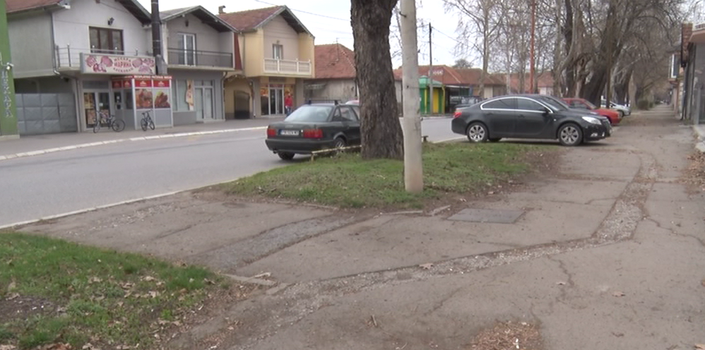 КРЕЋЕ РЕКОНСТРУКЦИЈА ТРОТОАРА У КНЕЗА МИЛОША