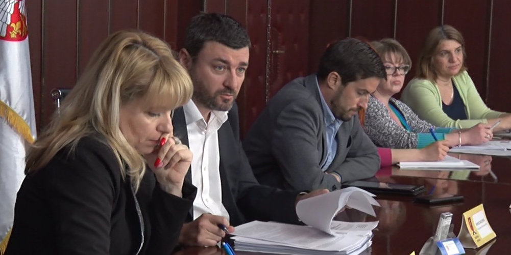 УГОВОР, ПА КАМЕН ТЕМЕЉАЦ ЗА ФАБРИКУ АУТО РАСВЕТЕ