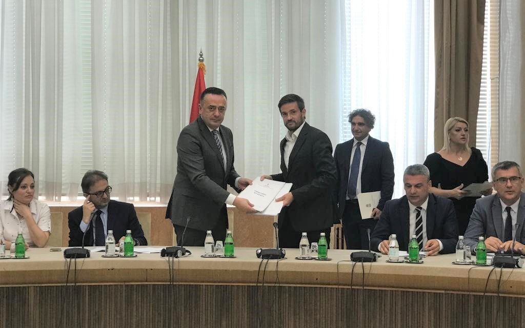 ПОТПИСАН УГОВОР О ДОДЕЛИ СРЕДСТАВА ЗА ЕНЕРГЕТСКУ РЕКОНСТРУКЦИЈУ ШОМО „ДУШАН СКОВРАН“