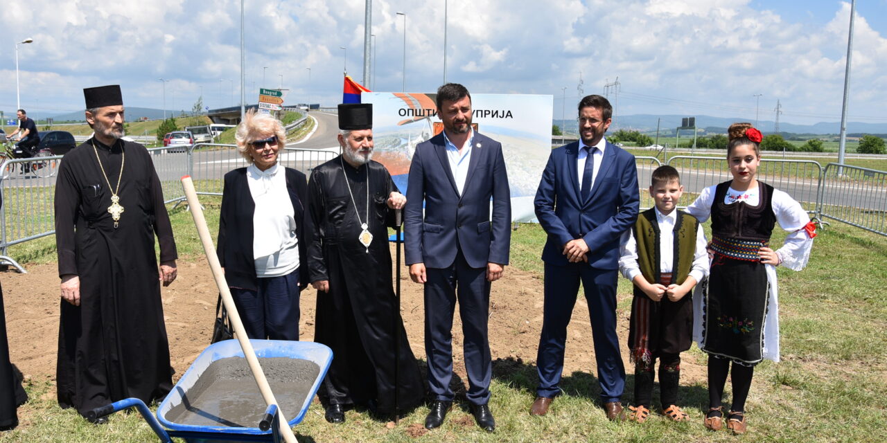 ПОЧИЊЕ ИЗГРАДЊА СПОМЕНИКА КНЕЗУ ЛАЗАРУ