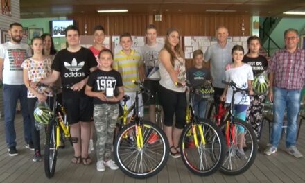 НАГРАЂЕНИ НАЈБОЉИ ПОЗНАВАОЦИ САОБРАЋАЈНИХ ПРОПИСА