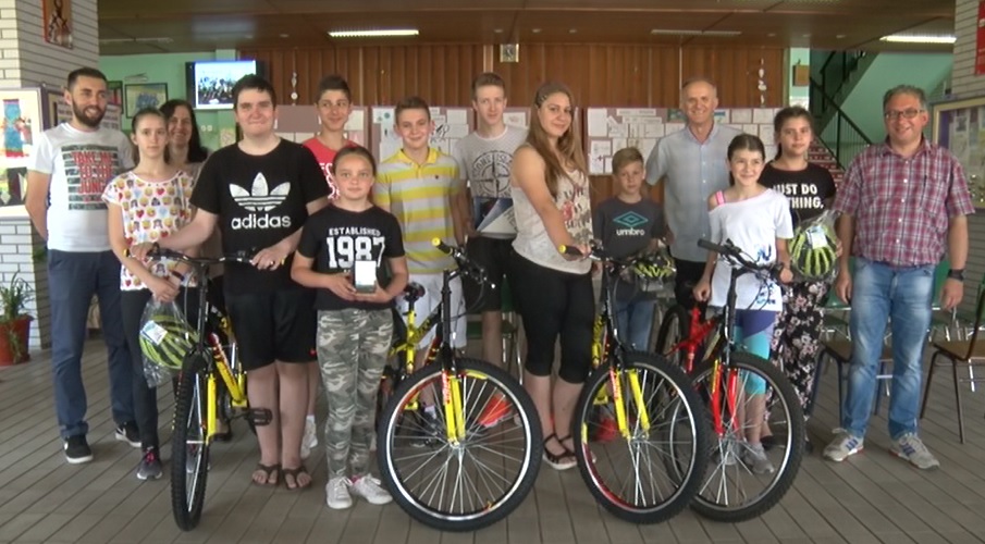 НАГРАЂЕНИ НАЈБОЉИ ПОЗНАВАОЦИ САОБРАЋАЈНИХ ПРОПИСА