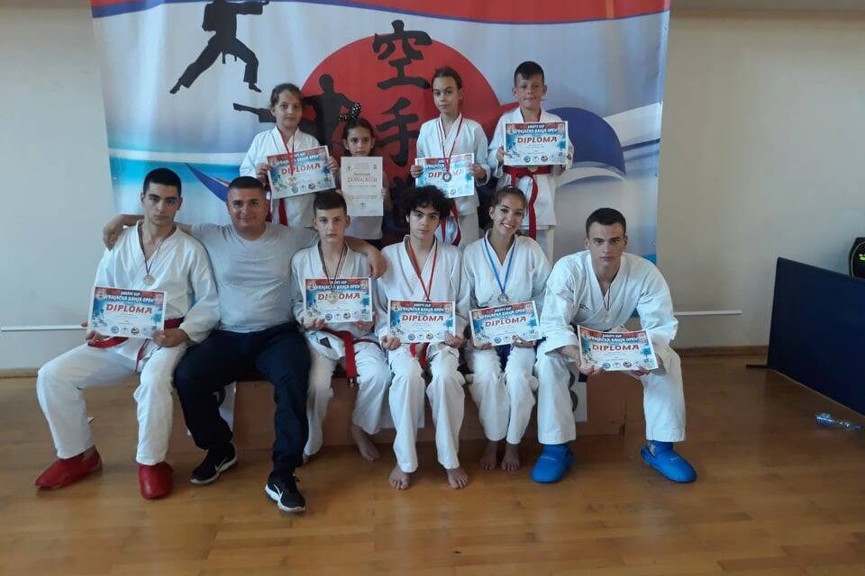 КАРАТИСТИ ОСТВАРИЛИ ОДЛИЧНЕ РЕЗУЛТАТЕ У ВРЊАЧКОЈ БАЊИ