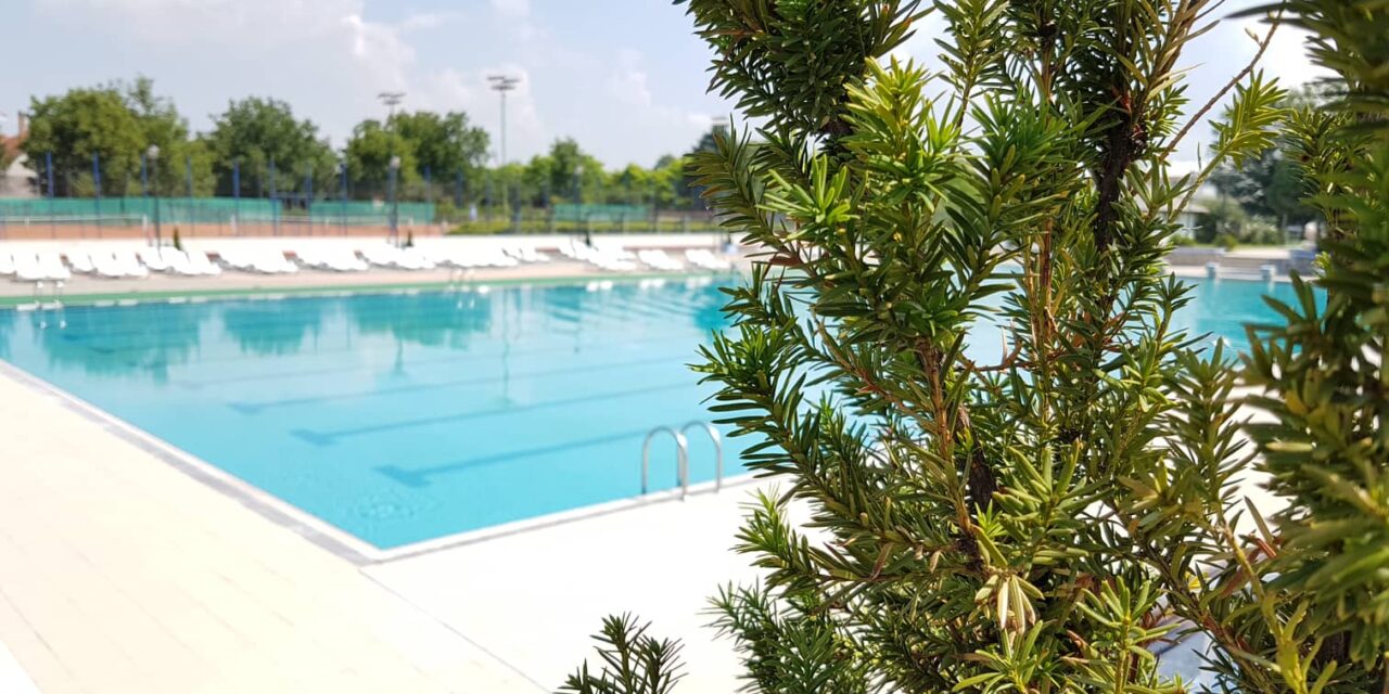 РАЗНОВРСТАН ПРОГРАМ НА БАЗЕНИМА „СЛАВИЈА“