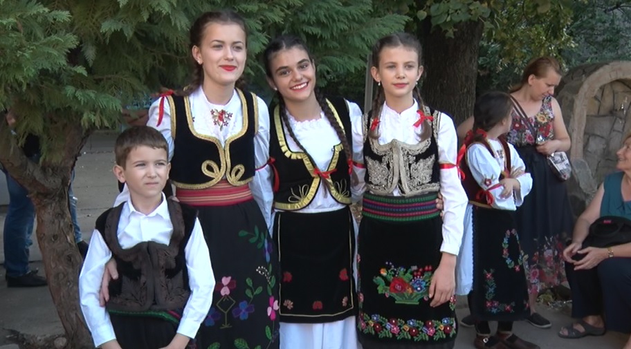 СМОТРА ФОЛКЛОРА „СЕЛО МОЈЕ, ЗАВИЧАЈУ МИО“