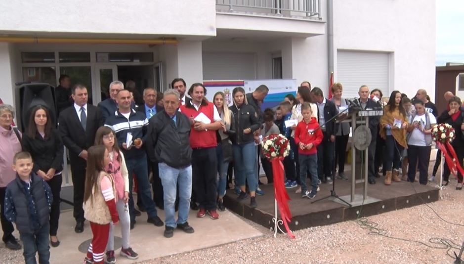 ИЗБЕГЛИЧКИМ ПОРОДИЦАМА ДОДЕЉЕНО ДВАДЕСЕТ СТАНОВА