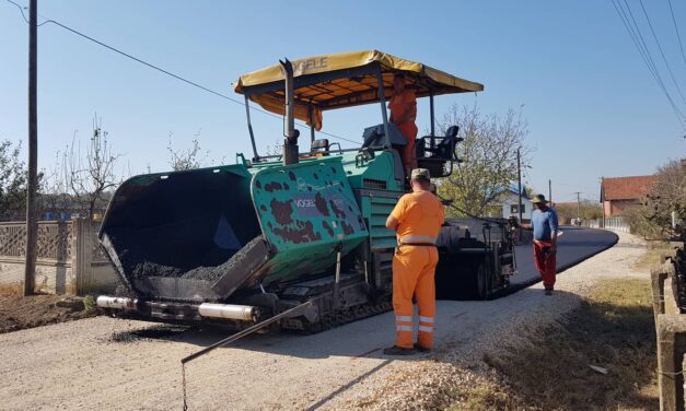 КНЕЗ МИХАЈЛОВА У БАТИНЦУ ДОБИЛА АСФАЛТ