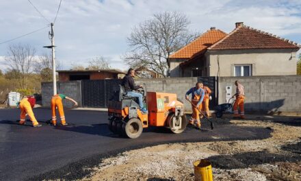 АСФАЛТИРАНЕ УЛИЦЕ НА ДВЕ ЛОКАЦИЈЕ У КРУШАРУ