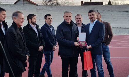 СЕРГЕЈ БУБКА ОБИШАО РАДОВЕ НА АТЛЕТСКОЈ СТАЗИ У ЋУПРИЈИ