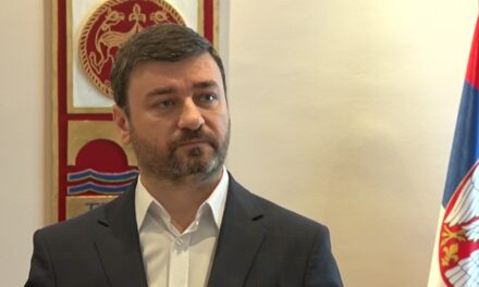 МЕДИЈСКЕ МАНИПУЛАЦИЈЕ БОЖОВИЋА И АЛЕКСОПУЛОСА