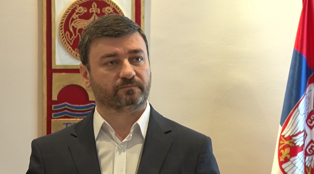 МЕДИЈСКЕ МАНИПУЛАЦИЈЕ БОЖОВИЋА И АЛЕКСОПУЛОСА