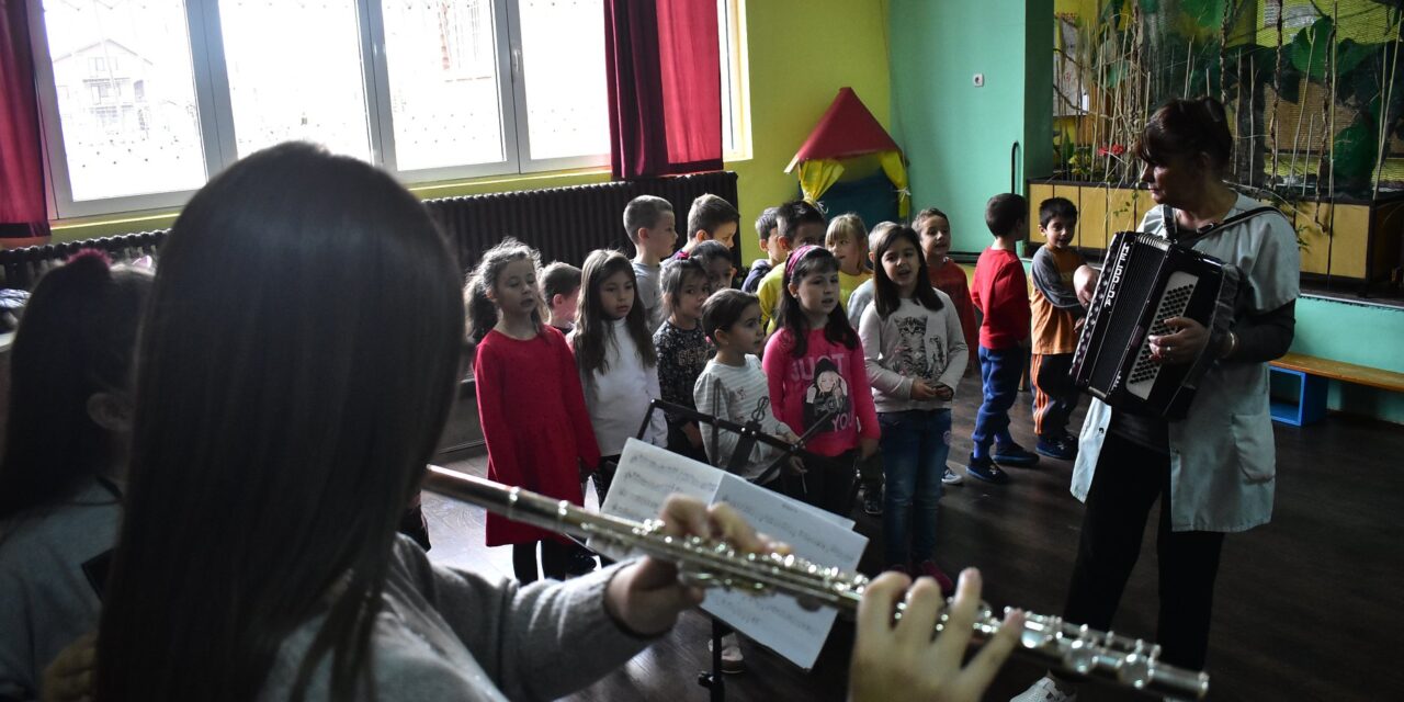 „МУЗИЧКО ЗАБАВИШТЕ“ ОДУШЕВИЛО ПРЕДШКОЛЦЕ