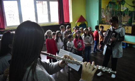 „МУЗИЧКО ЗАБАВИШТЕ“ ОДУШЕВИЛО ПРЕДШКОЛЦЕ