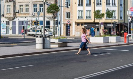 НОВА РЕСТРИКЦИЈА: ПОЛИЦИЈСКИ ЧАС ВИКЕНДОМ ПОЧИЊЕ ВЕЋ У ПЕТАК