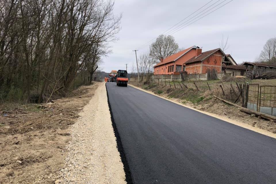 УСКОРО АСФАЛТОМ ОД ВИРИНА ДО ИСАКОВА