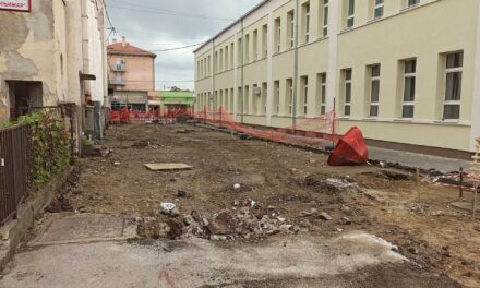 КРЕНУЛА РЕКОНСТРУКЦИЈА УЛИЦЕ РАДA СИМОНОВИЋA ВРЕДНА 32 МИЛИОНА ДИНАРА