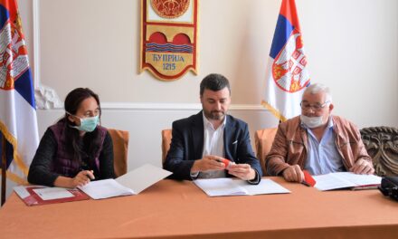 ОБЕЗБЕЂЕНИ ДОМОВИ ЗА ЈОШ ДВЕ ПОРОДИЦЕ ИЗБЕГЛИХ И ИНТЕРНО РАСЕЉЕНИХ