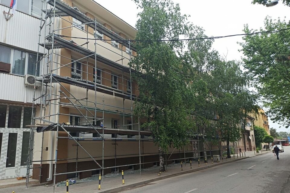 НЕШКОВИЋ: РЕНОВИРАЊЕ ШКОЛА ПРИОРИТЕТ, „13. ОКТОБАР“ КОШТАЋЕ 235 МИЛИОНА ДИНАРА