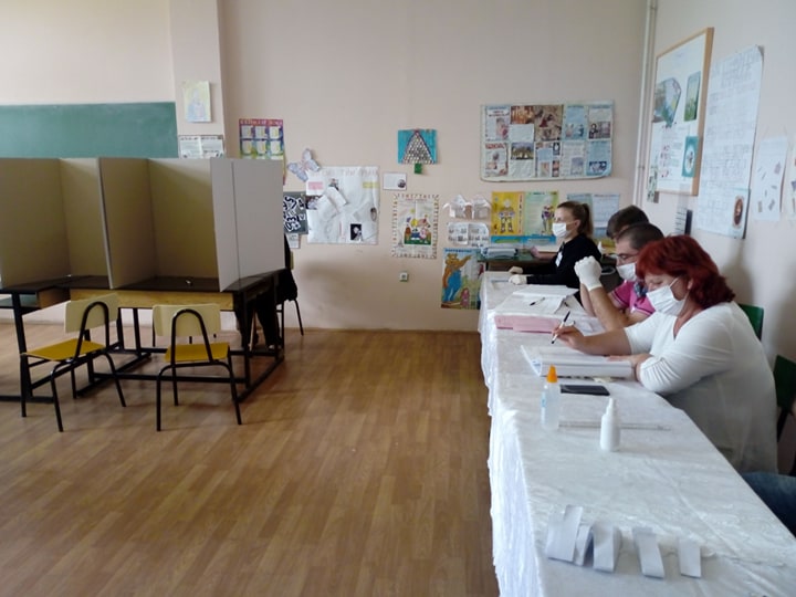 ГЛАСАЊЕ У ДОМУ УЧЕНИКА „СРЕЋНО“, СОКОЛСКОМ ДОМУ И СЕЊУ