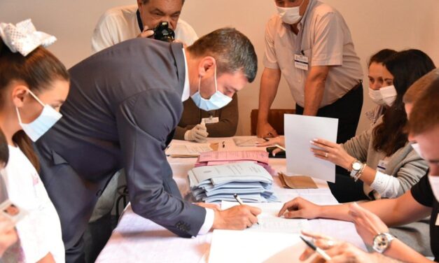 НИНОСЛАВ ЕРИЋ ИСПУНИО ГРАЂАНСКУ ДУЖНОСТ У ДРУШТВУ ПОРОДИЦЕ