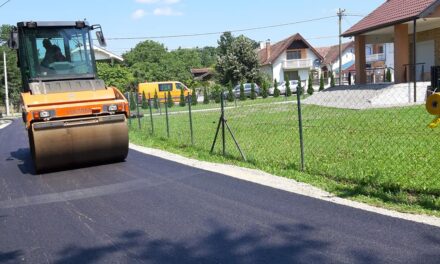 АСФАЛТ И У УЛИЦИ 22. ДЕЦЕМБРА У КРУШАРУ