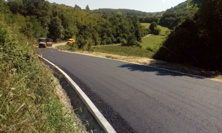ЗАВРШЕНО АСФАЛТИРАЊЕ ДЕОНИЦЕ ПУТА БИГРЕНИЦА-КОВАНИЦА