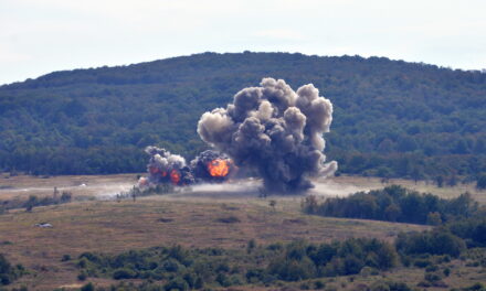 НАШИ МИГ-ОВИ ПОСЛЕ 20 ГОДИНА ИСПАЉУЈУ РАКЕТЕ ВАЗДУХ-ЗЕМЉА