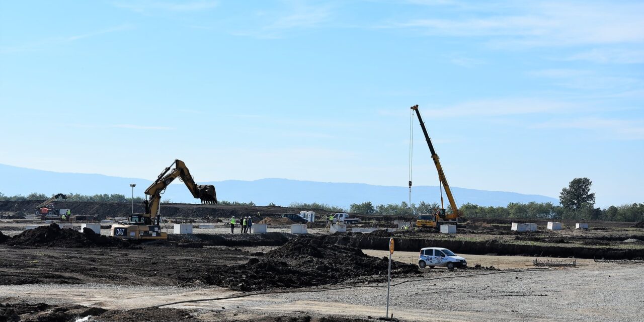 ФАБРИКА „СМП АУТОМОТИВ“ ПОЧИЊЕ СА ПРОИЗВОДЊОМ МАЈА СЛЕДЕЋЕ ГОДИНЕ