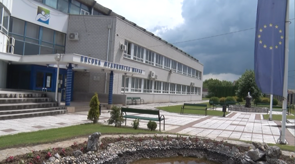 ВИСОКА МЕДИЦИНСКА ШКОЛА ОПЕТ ЋЕ ШКОЛОВАТИ СТРУКОВНЕ МЕДИЦИНСКЕ СЕСТРЕ