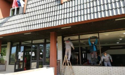 МЕЊА СЕ СТОЛАРИЈА У ШКОЛИ ЗА МУЗИЧКЕ ТАЛЕНТЕ