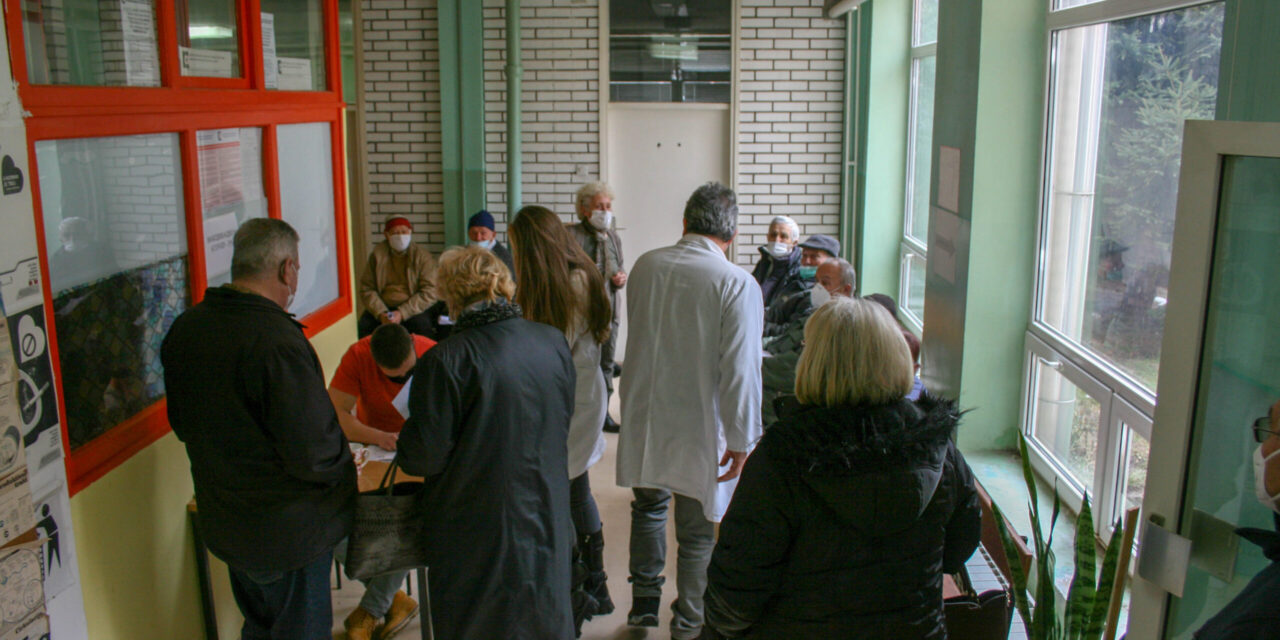 ПРОТИВ КОВИДА-19 ВЕЋ ВАКЦИНИСАНО ПРЕКО 400 ЋУПРИЧАНА