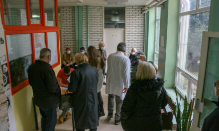 ПРОТИВ КОВИДА-19 ВЕЋ ВАКЦИНИСАНО ПРЕКО 400 ЋУПРИЧАНА