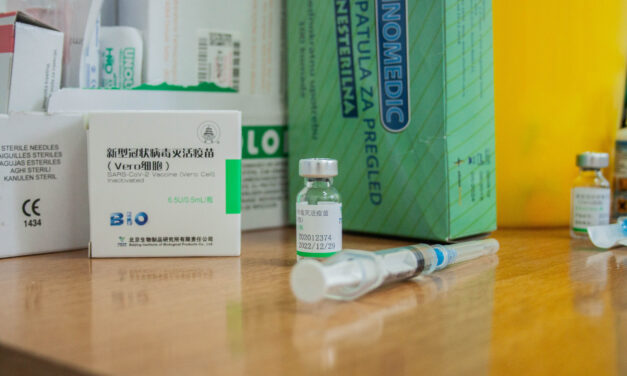 ВЕЛИКИ ОДАЗИВ ГРАЂАНА ЗА ПРИМАЊЕ ТРЕЋЕ ДОЗЕ ВАКЦИНАЦИНЕ