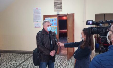 ИДЕМО КА ДЕЦЕМБАРСКОМ СЦЕНАРИЈУ АКО СЕ ХИТНО НЕ СМАЊИ БРОЈ ЗАРАЖЕНИХ