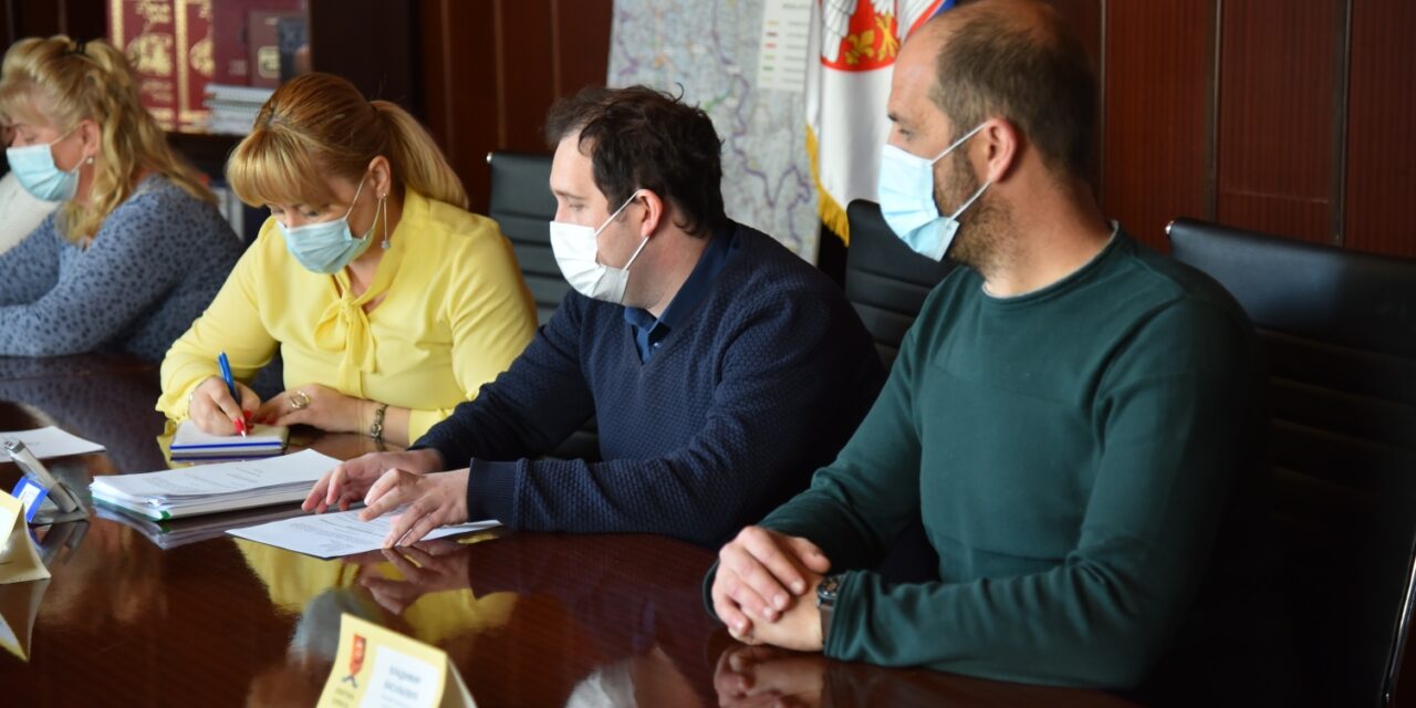 ВЕЋНИЦИ УСВОЈИЛИ ДОКУМЕНТ ЗА УНАПРЕЂЕЊЕ ПОЛОЖАЈА ИЗБЕГЛИХ ЛИЦА У ЋУПРИЈИ