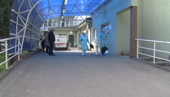 У БОЛНИЧКИМ КРЕВЕТИМА 46 КОВИД ПАЦИЈЕНАТА