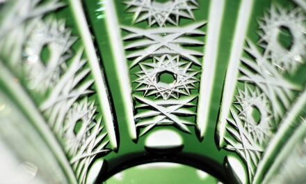 ДИГИТАЛИЗУЈЕ СЕ НАСЛЕЂЕ СРПСКЕ ФАБРИКЕ СТАКЛА