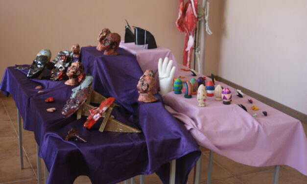 КРЕАТИВНА СЕКЦИЈА ДОМА УЧЕНИКА „СРЕЋНО“