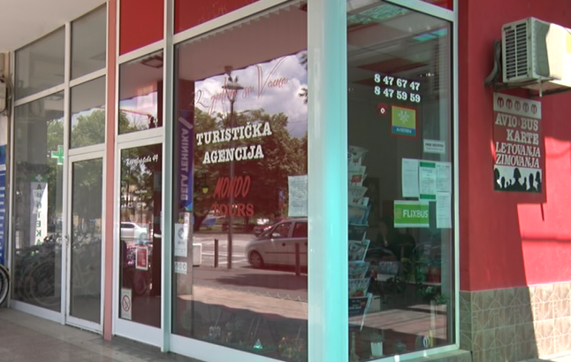 КОРОНАВИРУС И ЛЕТОВАЊЕ