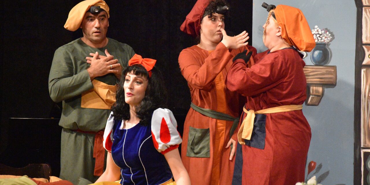 ОВАЦИЈЕ ЗА АКТЕРЕ ОПЕРЕ ЗА ДЕЦУ „СНЕЖАНА“