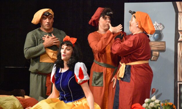 ОВАЦИЈЕ ЗА АКТЕРЕ ОПЕРЕ ЗА ДЕЦУ „СНЕЖАНА“